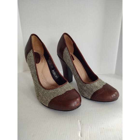 Fossil Shoes - Fossil Brown Herringbone Tweed Leather Cone 4 in Heel Pump Size 5 Tiny Flaw